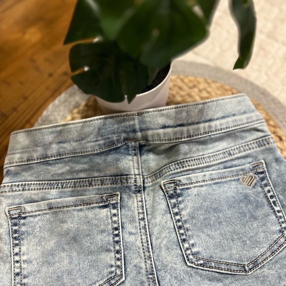 NWOT Justice RawHem Jeans - Picture 2 of 3